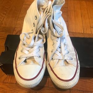 White Converse Chuck Taylor Size 6